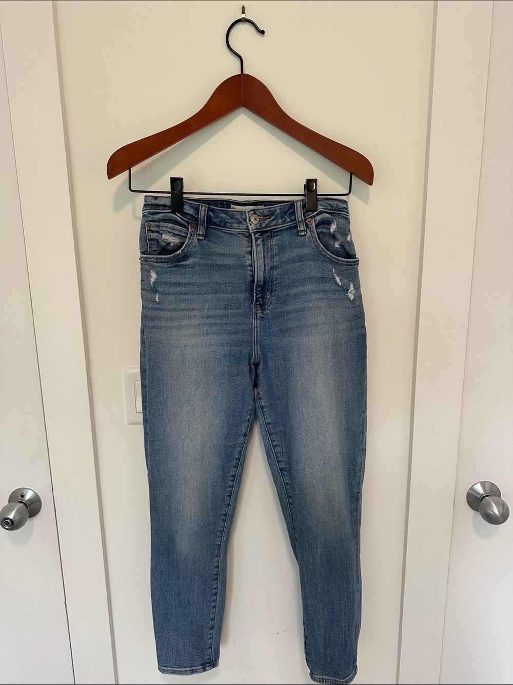 Abercrombie & Fitch Women’s Super Skinny Ankle High Rise Blue Jeans